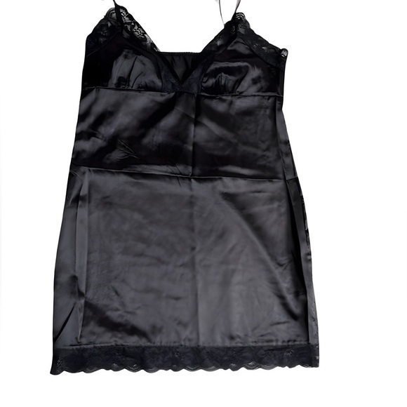 Silk Seduction: Unveiling Elegance in Satin Lace: Medium - Picture 1 of 3